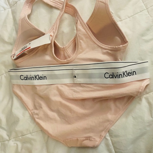 Calvin Klein bralette set (2) - Picture 6 of 9